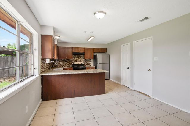 11710 Old Telegraph Road, Houston, TX 77067