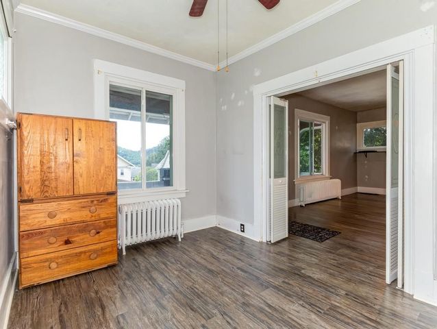 326 Glenwood Dr, Ambridge, PA 15003