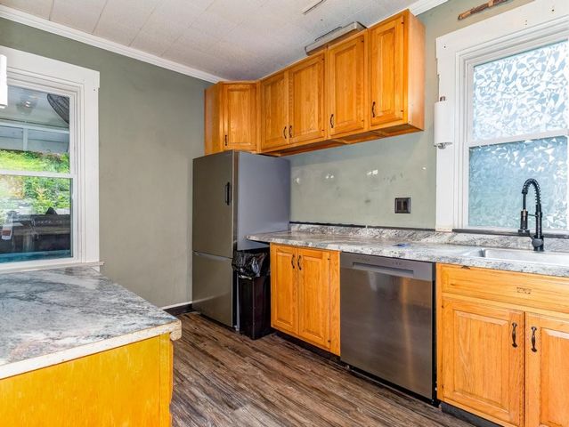 326 Glenwood Dr, Ambridge, PA 15003