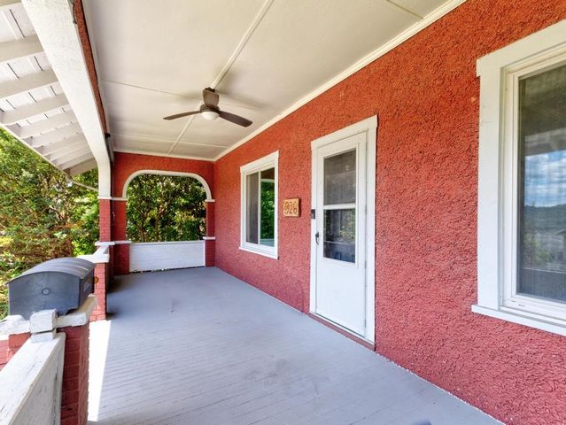 326 Glenwood Dr, Ambridge, PA 15003