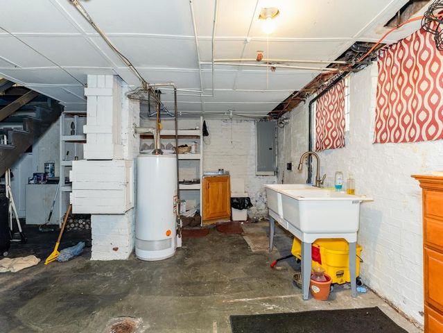 326 Glenwood Dr, Ambridge, PA 15003