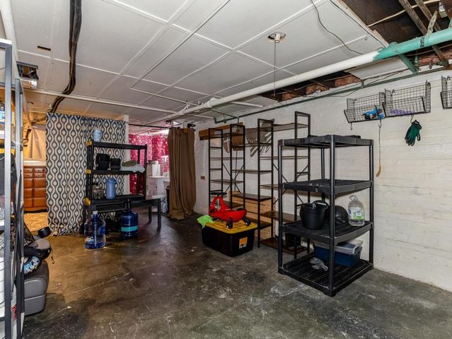 326 Glenwood Dr, Ambridge, PA 15003