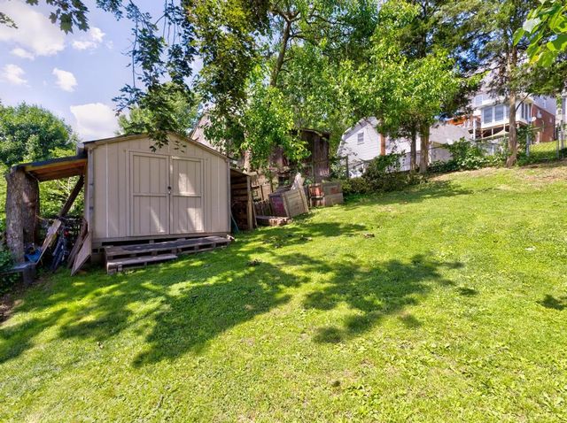326 Glenwood Dr, Ambridge, PA 15003