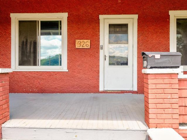 326 Glenwood Dr, Ambridge, PA 15003