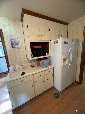 12380 Chester Dr, Disputanta, VA 23842
