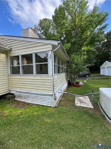 12380 Chester Dr, Disputanta, VA 23842