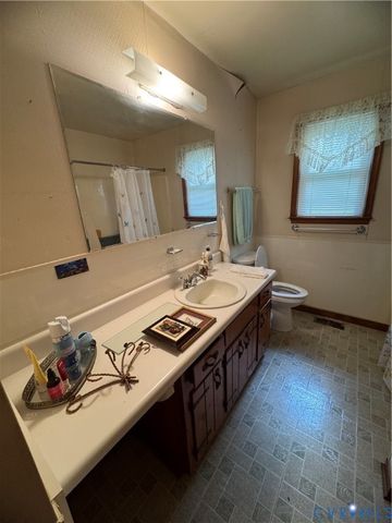 12380 Chester Dr, Disputanta, VA 23842
