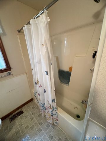 12380 Chester Dr, Disputanta, VA 23842
