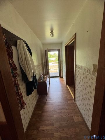 12380 Chester Dr, Disputanta, VA 23842
