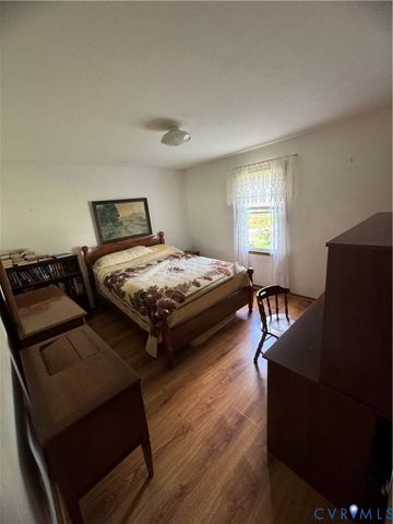 12380 Chester Dr, Disputanta, VA 23842