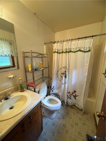 12380 Chester Dr, Disputanta, VA 23842