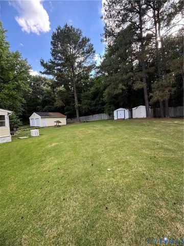 12380 Chester Dr, Disputanta, VA 23842
