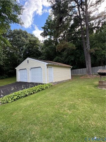 12380 Chester Dr, Disputanta, VA 23842