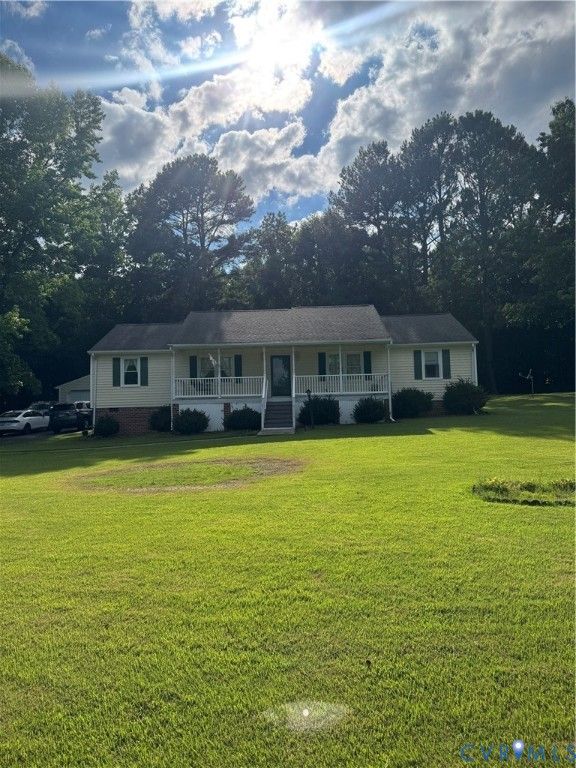12380 Chester Dr, Disputanta, VA 23842