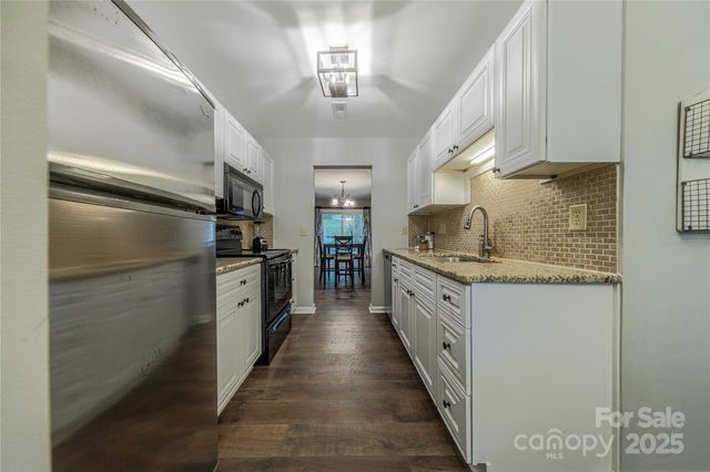 1025 Sardis Cove Drive, Charlotte, NC 28270