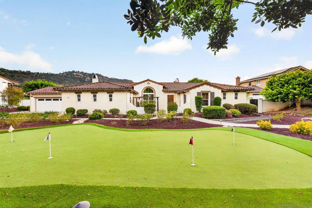 14713 Interlachen Ter, Valley Center, CA 92082