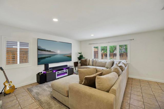 5944 Vista Santa Catarina, San Diego, CA 92154