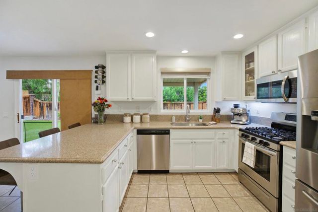 5944 Vista Santa Catarina, San Diego, CA 92154