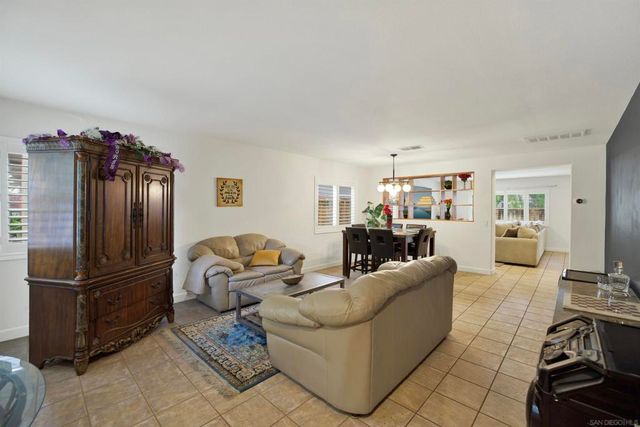 5944 Vista Santa Catarina, San Diego, CA 92154