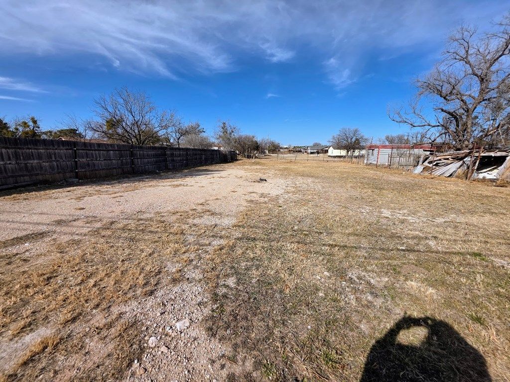 Image 2 of property listing at 504 W Oak Ave # 14, Mertzon, TX 76941
