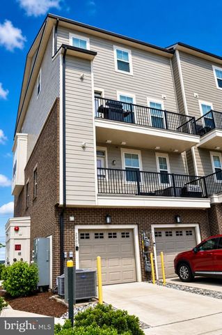 2303 STEPHANIE TESSA LN, Woodbridge, VA 22191