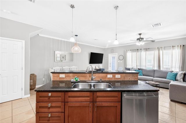 14878 Granada Dr 201, Corpus Christi, TX 78418