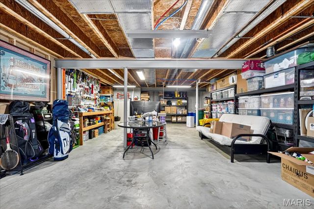 6219 Pathfinder Drive, St Louis, MO 63129