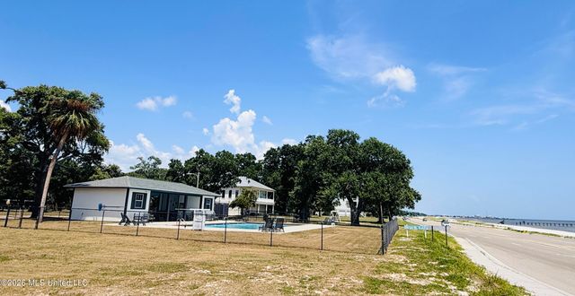 132 Vista Drive, Pass Christian, MS 39571