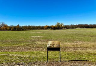 14 Cypress St, Derby, KS 67037