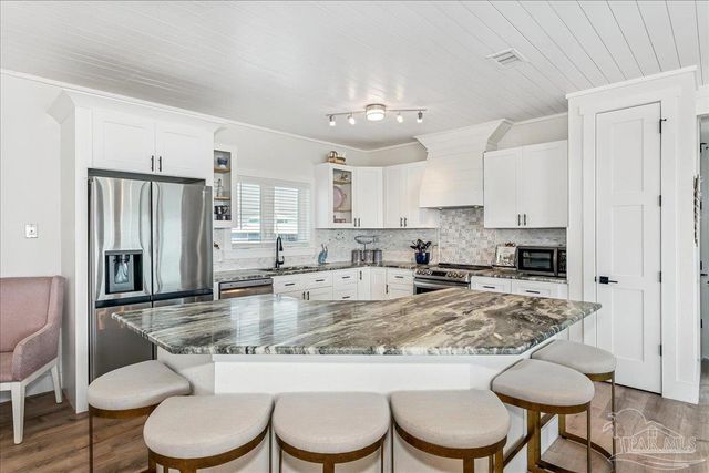 7515 Gulf Blvd, Navarre Beach, FL 32566