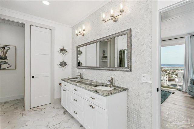 7515 Gulf Blvd, Navarre Beach, FL 32566