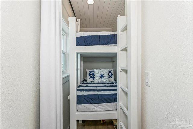 7515 Gulf Blvd, Navarre Beach, FL 32566