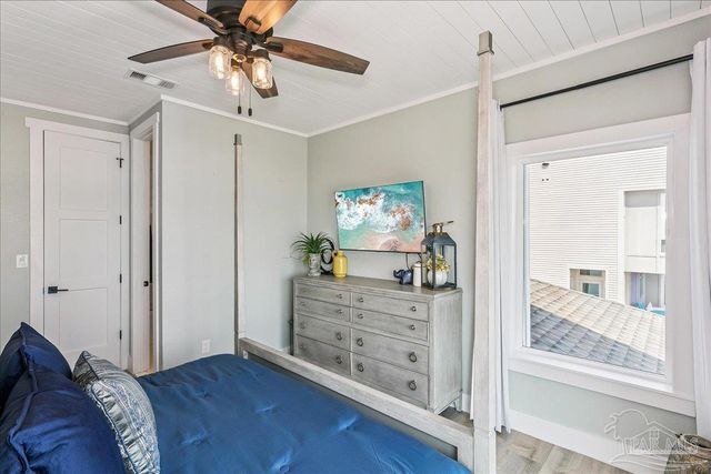 7515 Gulf Blvd, Navarre Beach, FL 32566