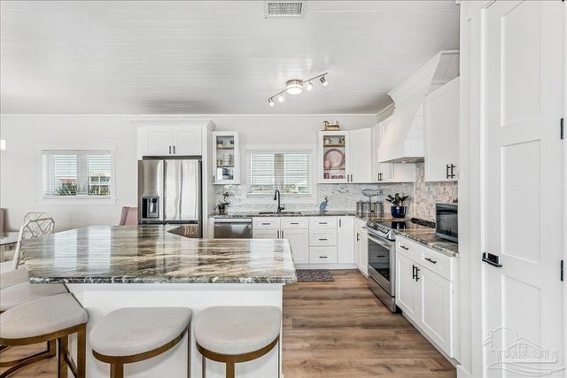 7515 Gulf Blvd, Navarre Beach, FL 32566