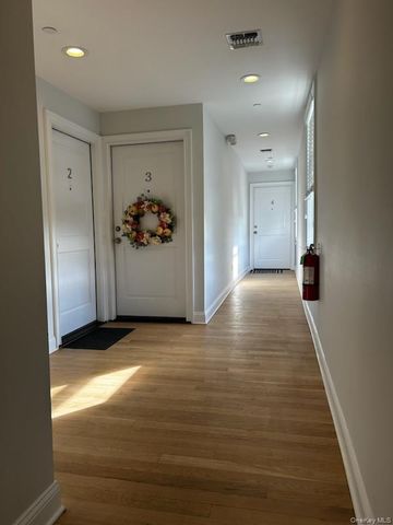 131 E Main Street, Bay Shore, NY 11706