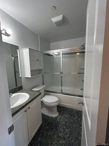 131 E Main Street, Bay Shore, NY 11706