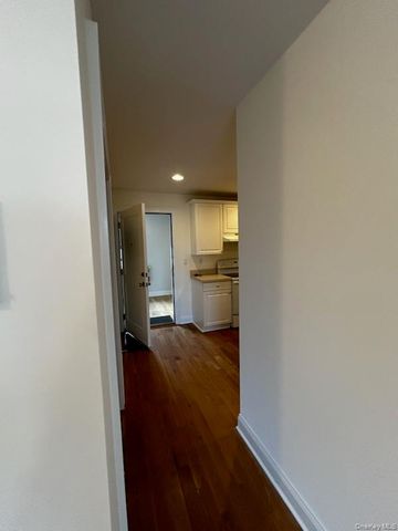 131 E Main Street, Bay Shore, NY 11706