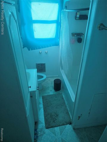 6165 Nightingale Street, Dearborn Heights, MI 48127