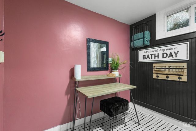 4623 S Montana Ave, Caldwell, ID 83607