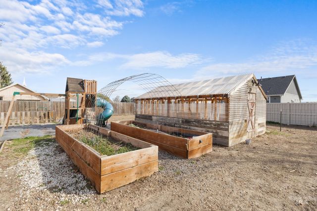 4623 S Montana Ave, Caldwell, ID 83607