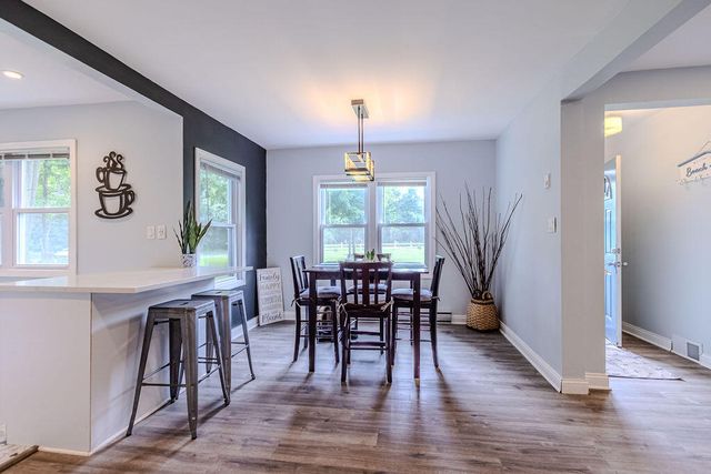 16002 Lakeside Road, Chikaming Twp, MI 49129