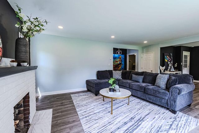 16002 Lakeside Road, Chikaming Twp, MI 49129