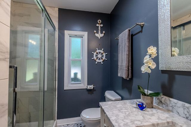 16002 Lakeside Road, Chikaming Twp, MI 49129