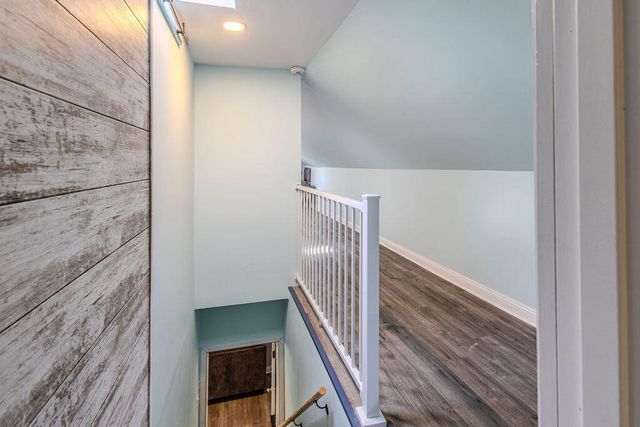 16002 Lakeside Road, Chikaming Twp, MI 49129