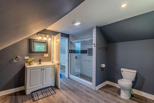 16002 Lakeside Road, Chikaming Twp, MI 49129