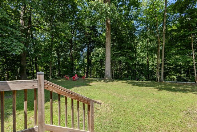 16002 Lakeside Road, Chikaming Twp, MI 49129