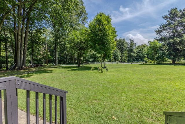 16002 Lakeside Road, Chikaming Twp, MI 49129