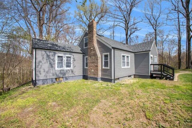 16002 Lakeside Road, Chikaming Twp, MI 49129