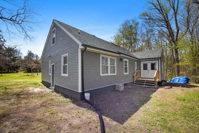 16002 Lakeside Road, Chikaming Twp, MI 49129