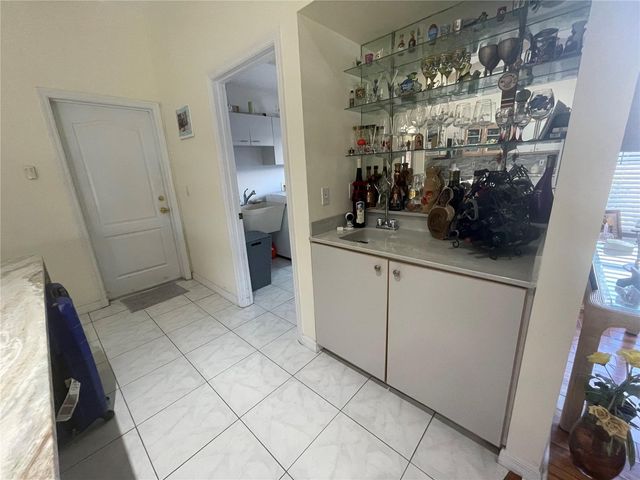 4696 LONG LAKE DRIVE, Sarasota, FL 34233